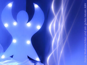 Engel im Licht blau